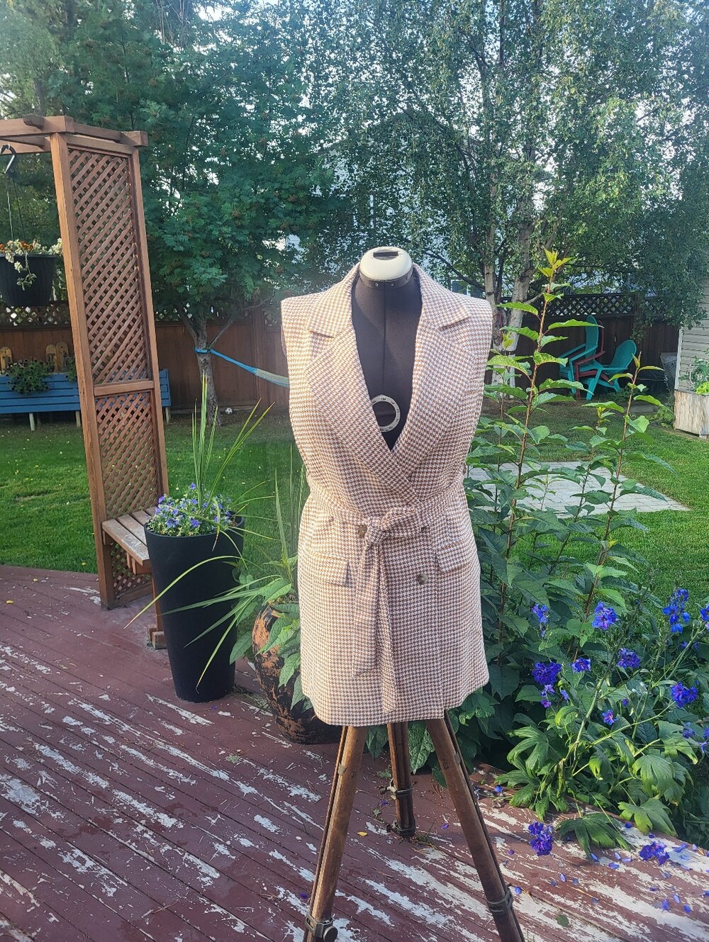 MINKPINK Cream and Brown Houndstooth Vest